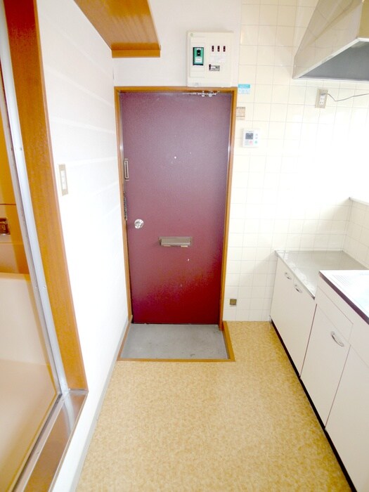 物件内観写真15　(玄関)