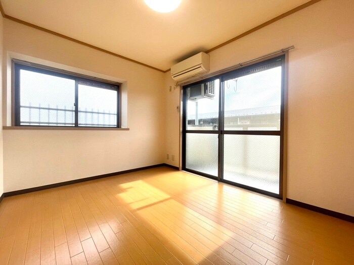 物件内観写真9　(居室)