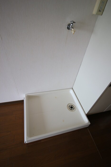 物件内観写真11　(洗濯機置場)