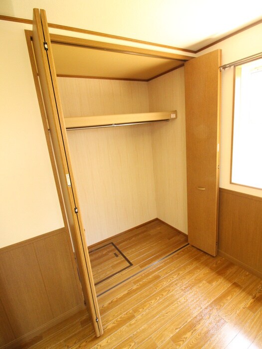 物件内観写真13　(収納)