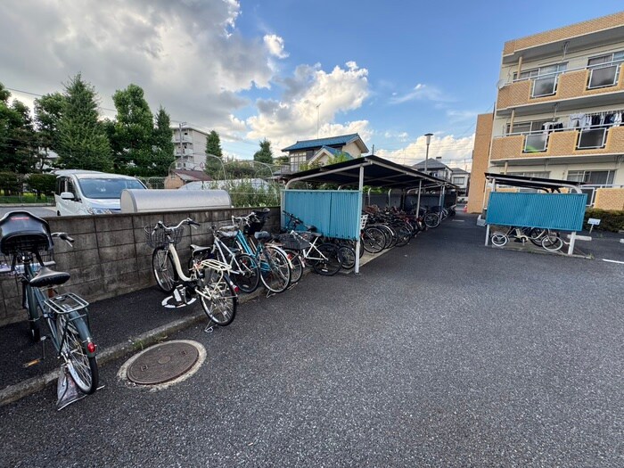 物件外観写真6　(駐輪場)
