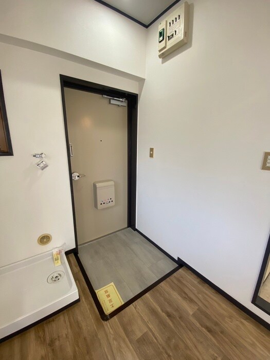 物件内観写真21　(玄関)