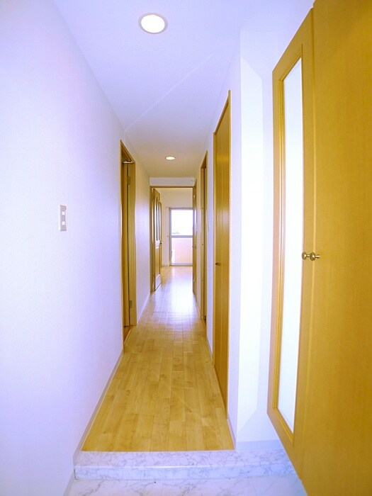 物件内観写真7　(玄関)