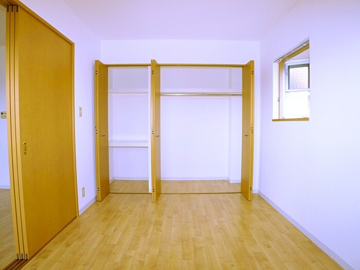 物件内観写真12　(収納)