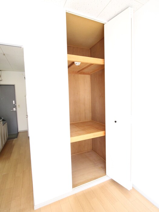 物件内観写真15　(収納)