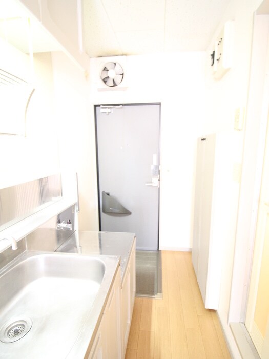 物件内観写真17　(玄関)