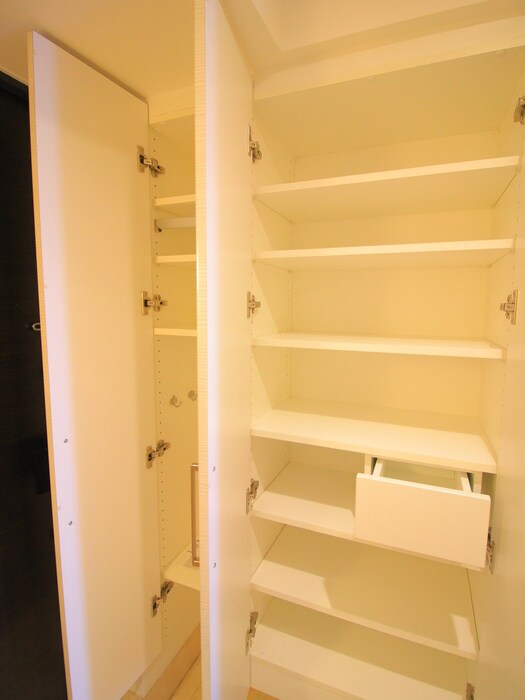 物件内観写真15　(靴箱)