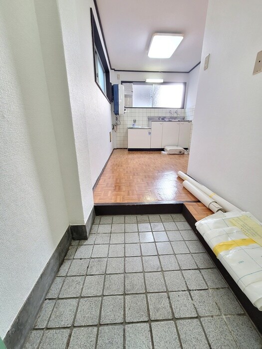 物件内観写真17　(玄関)