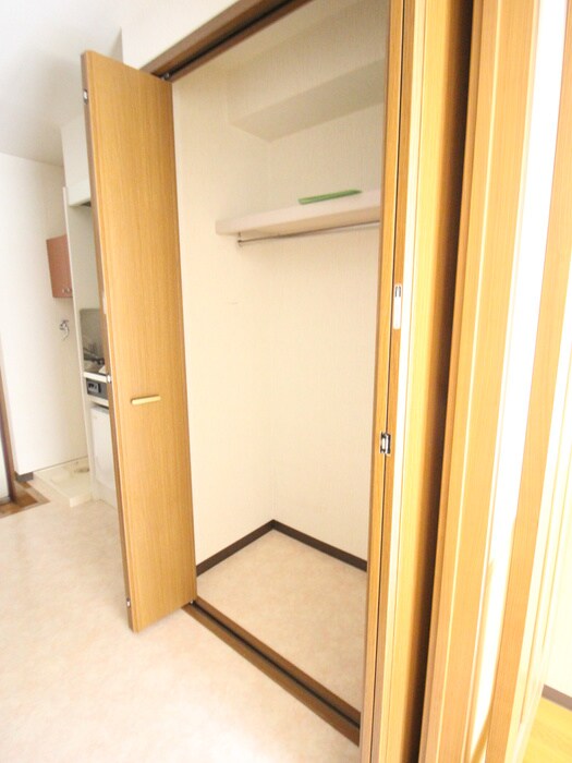 物件内観写真12　(収納)