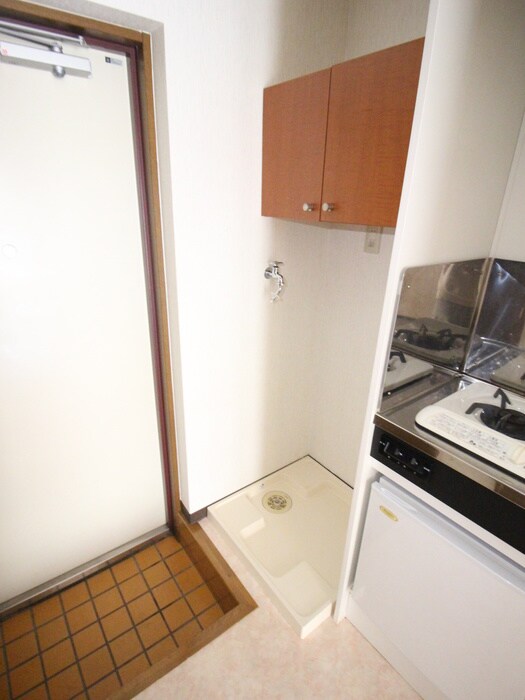 物件内観写真14　(洗濯機置場)