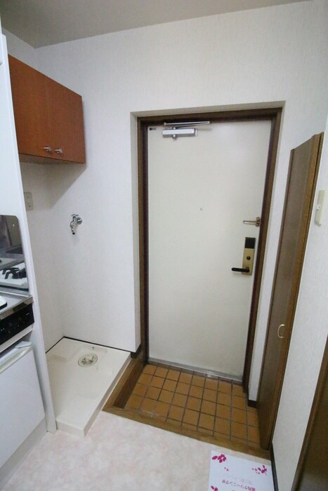 物件内観写真16　(玄関)