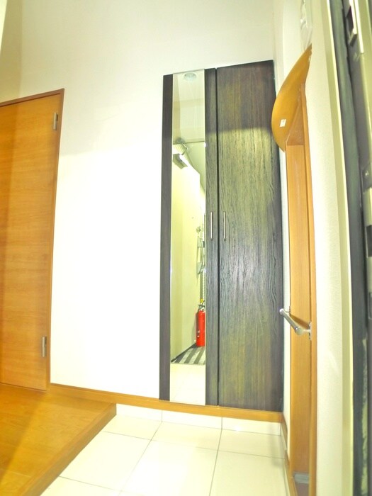 物件内観写真15　(玄関)