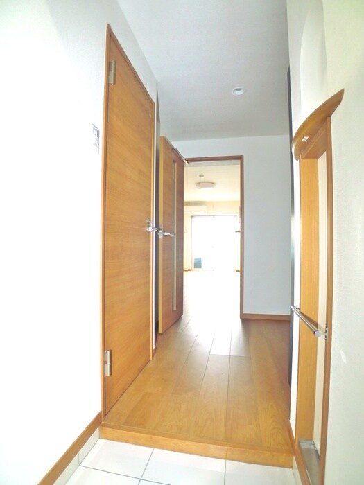 物件内観写真15　(玄関)