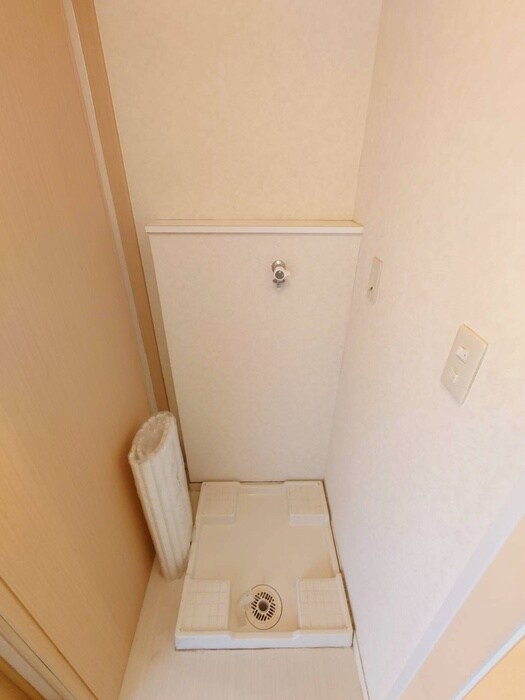 物件内観写真15　(洗濯機置場)