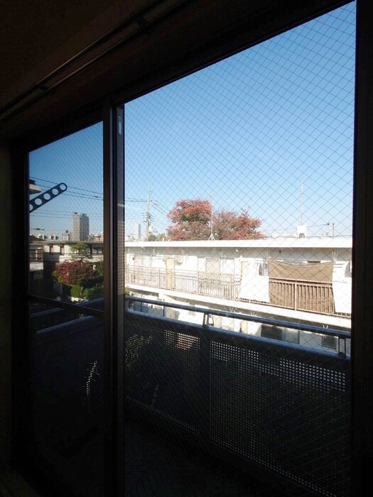 物件内観写真21　(室内からの展望)