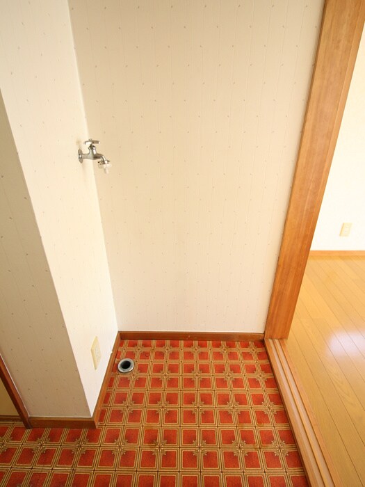 物件内観写真12　(洗濯機置場)