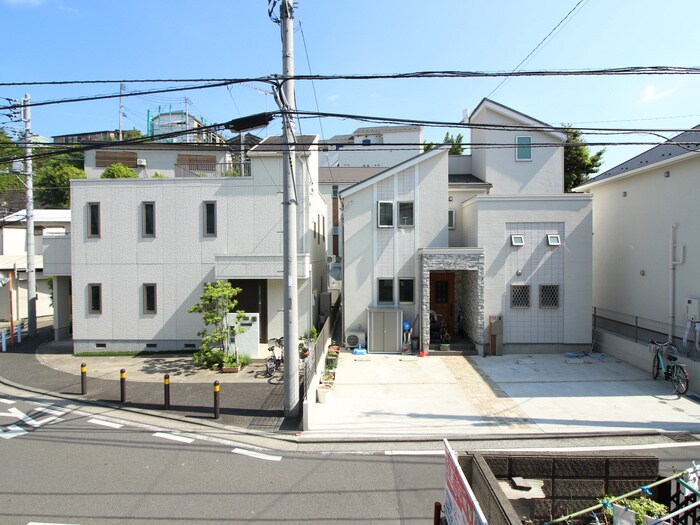 物件内観写真16　(室内からの展望)