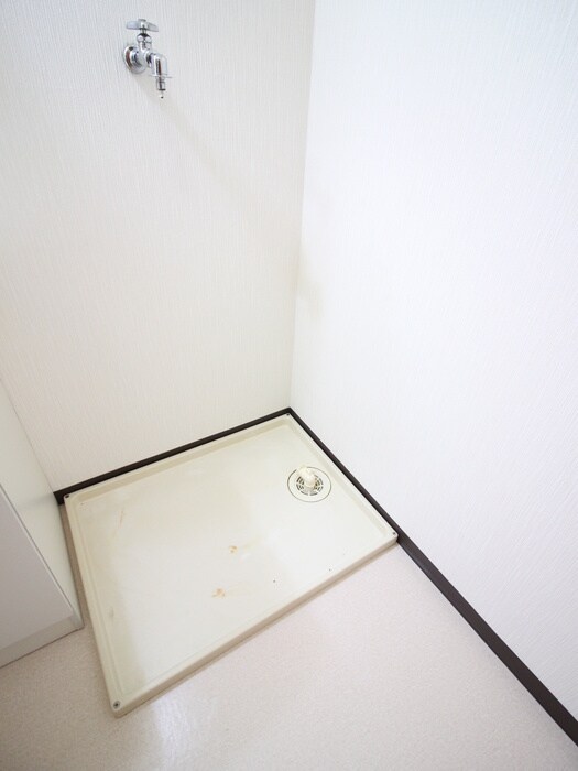 物件内観写真18　(洗濯機置場)