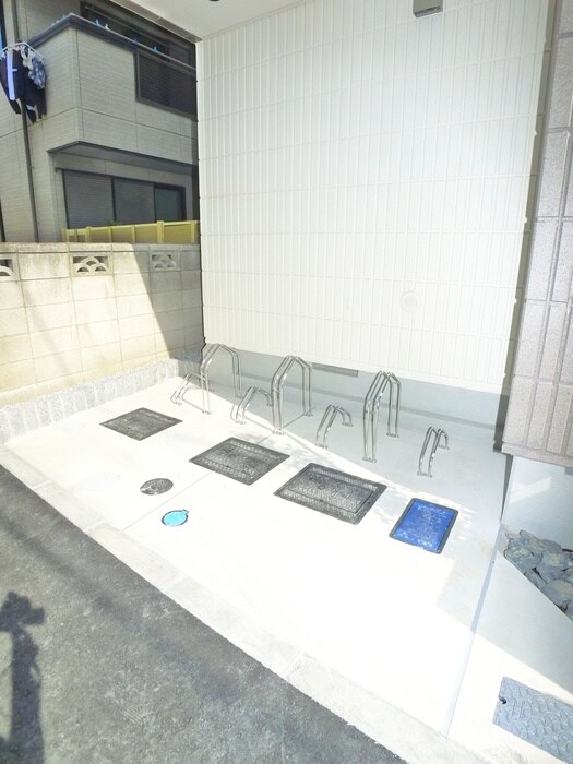 物件外観写真6　(駐輪場)