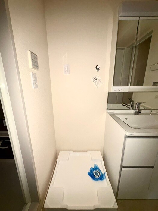 物件内観写真15　(洗濯機置場)