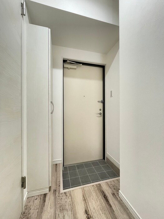 物件内観写真11　(玄関)