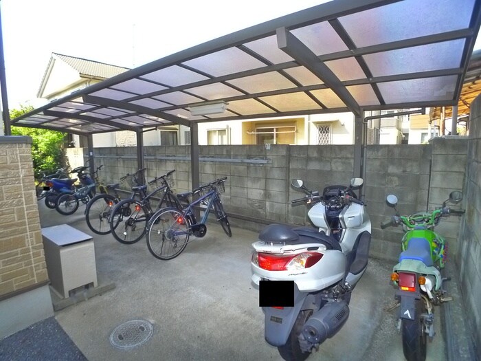 物件外観写真6　(駐輪場)
