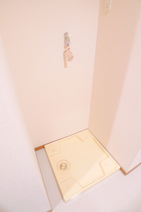 物件内観写真13　(洗濯機置場)