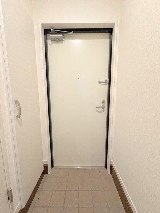 物件内観写真17　(玄関)