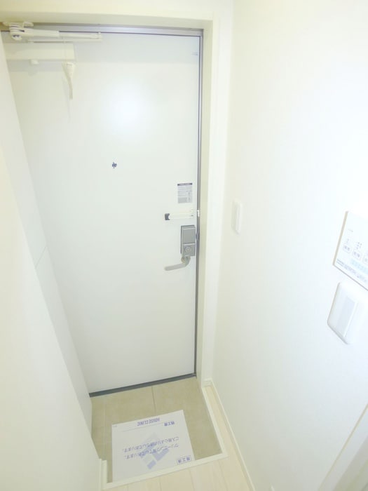 物件内観写真16　(玄関)