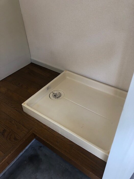 物件内観写真11　(洗濯機置場)