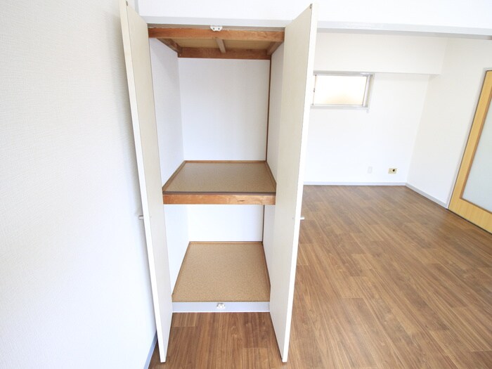 物件内観写真13　(収納)