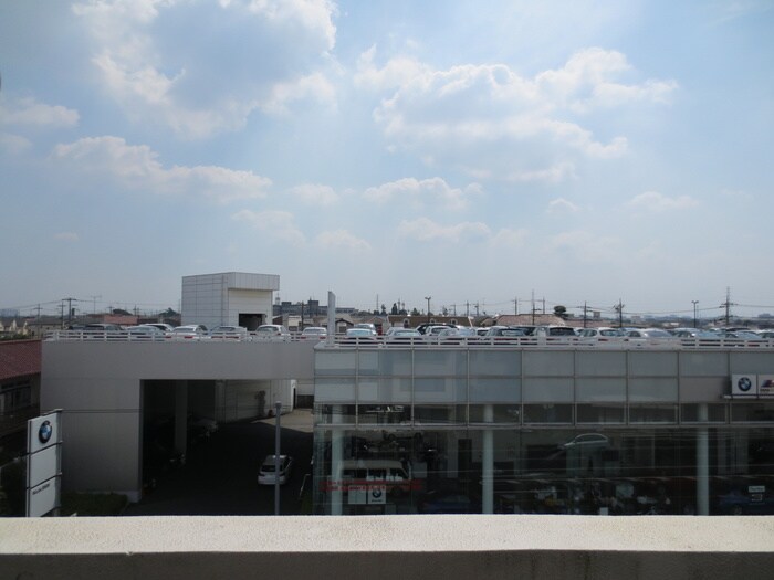 物件内観写真16　(室内からの展望)