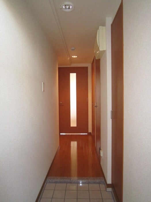 物件内観写真9　(廊下)