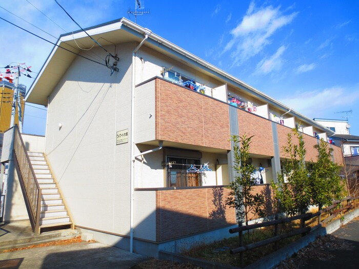 物件外観写真1　(エントランス部分)