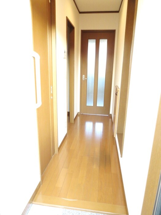 物件内観写真4　(廊下)