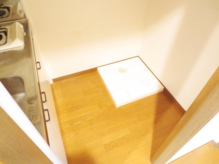 物件内観写真6　(洗濯機置場)