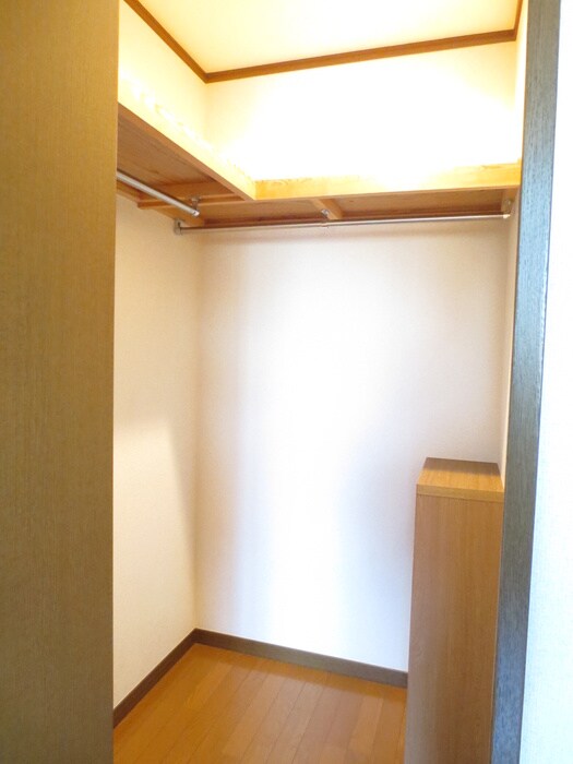 物件内観写真12　(収納)