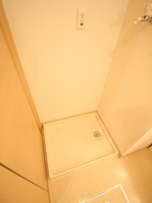 物件内観写真10　(洗濯機置場)