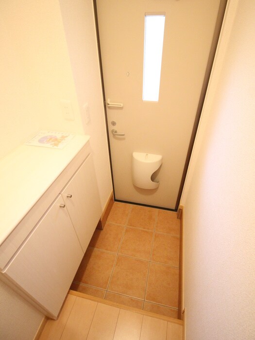 物件内観写真13　(玄関)