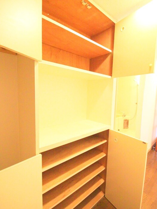 物件内観写真8　(靴箱)