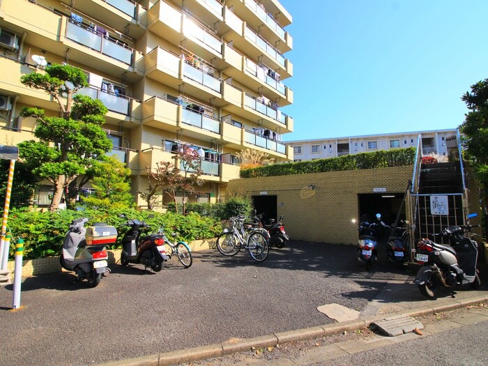 物件外観写真6　(駐輪場)