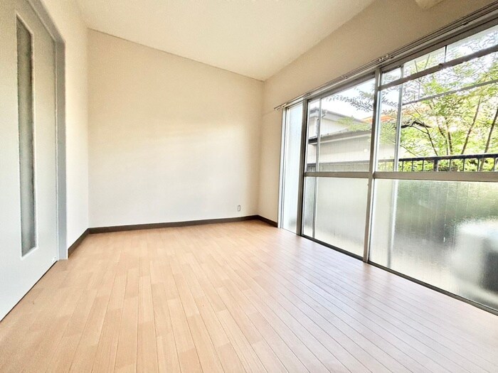 物件内観写真8　(居室)