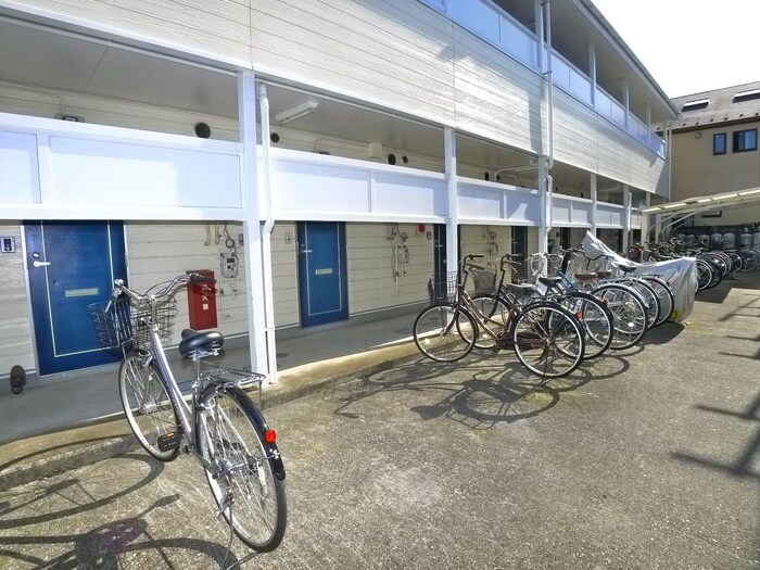 物件外観写真3　(駐輪場)