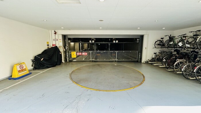 物件外観写真4　(駐車場)