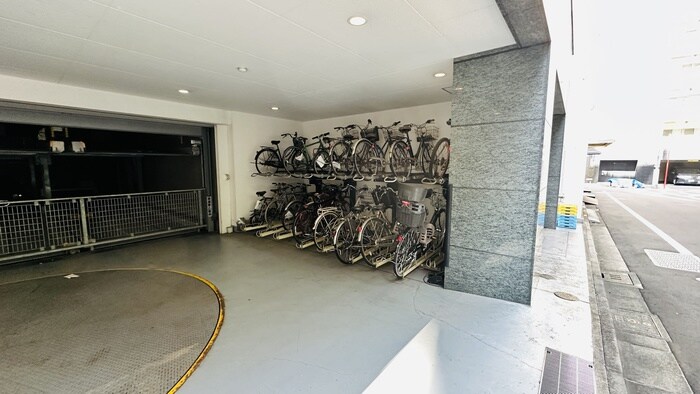 物件外観写真5　(駐輪場)