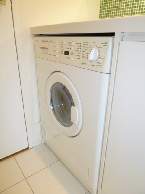 物件内観写真13　(洗濯機置場)