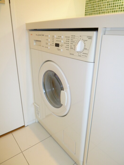 物件内観写真16　(洗濯機置場)