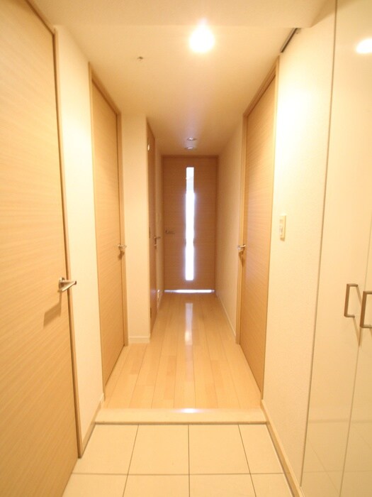 物件内観写真18　(玄関)