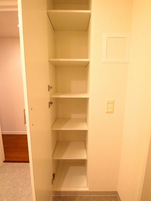 物件内観写真21　(収納)