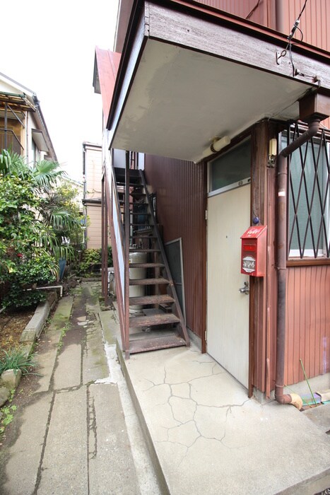 物件外観写真2　(エントランス部分)